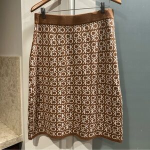 Calvin Klein Women's All Over Logo Lugg & White Knit Skirt K4VR8771 NWT Size M
